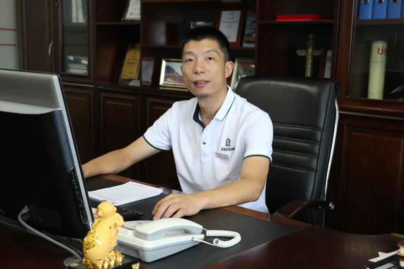 <b>慧聰音響燈光網(wǎng)專訪深圳一禾科技董事長(zhǎng)陳小林先生</b>