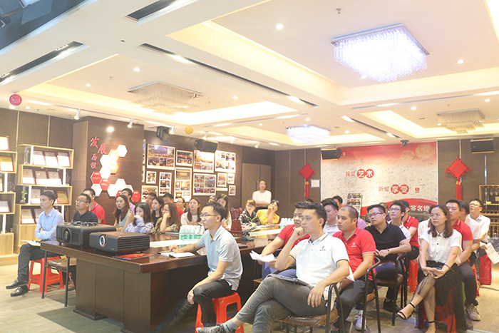 <b>一禾科技2019年第三季度總結計劃會暨激勵啟動會圓滿結束</b>