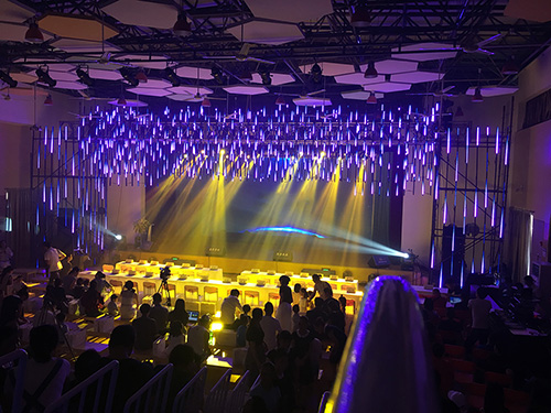 <b>一禾科技專業舞臺燈光音響系統解決方案，打造完美視聽體驗！</b>